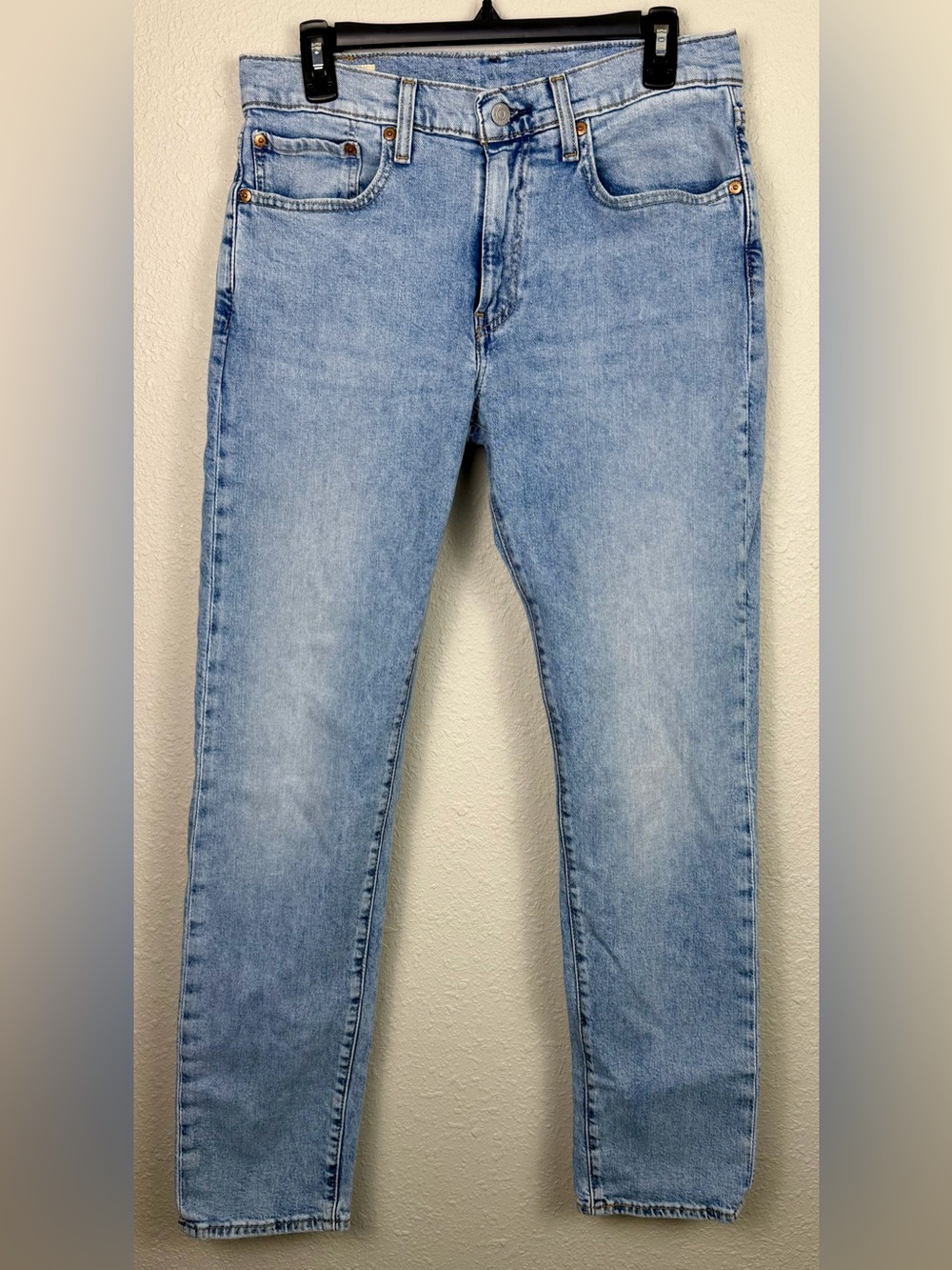 Levi’s 502 Men’s Premium Light Wash Jeans Men’s 32x34 Tapered Fit Blue Denim